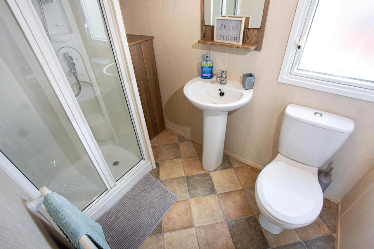 Caravan In Haven Marton Mere Holiday Park Blackpool Exterior foto