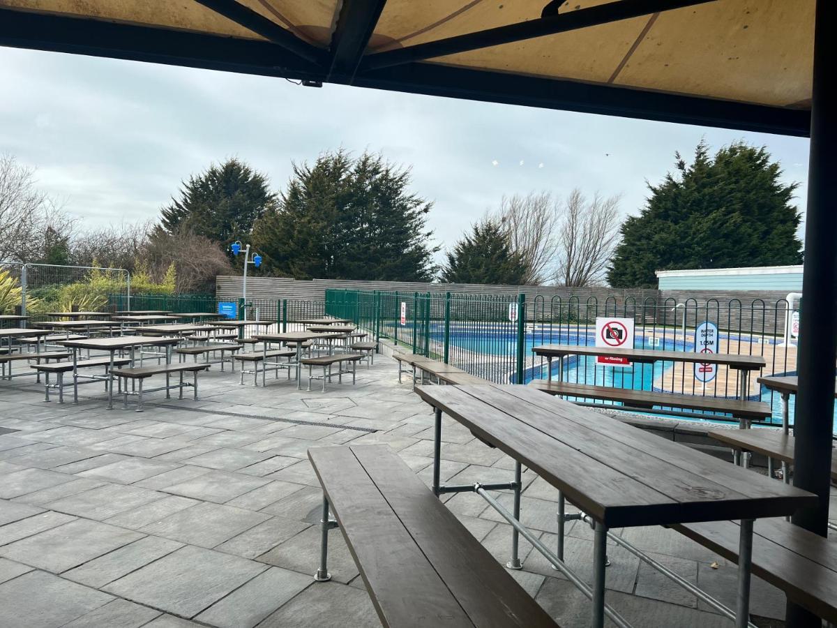 Caravan In Haven Marton Mere Holiday Park Blackpool Exterior foto